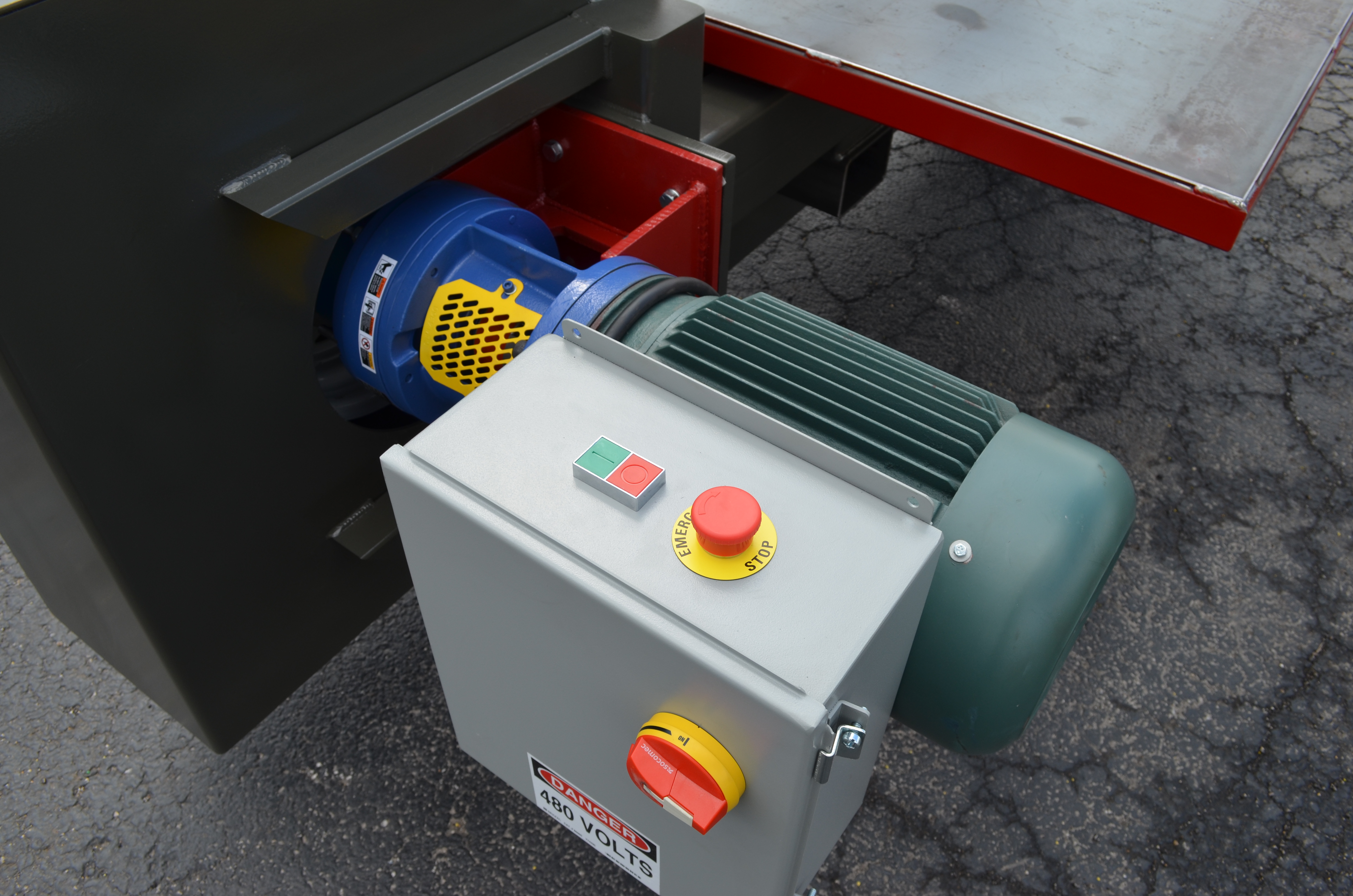 /Resources/92eb7ff1-5224-4071-b565-cce563850817/Spartan AT-4  Motor.JPG